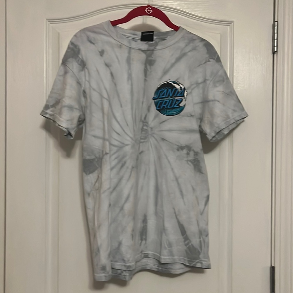 Mens size medium tie-dye Santa Cruz short sleeve-shirt